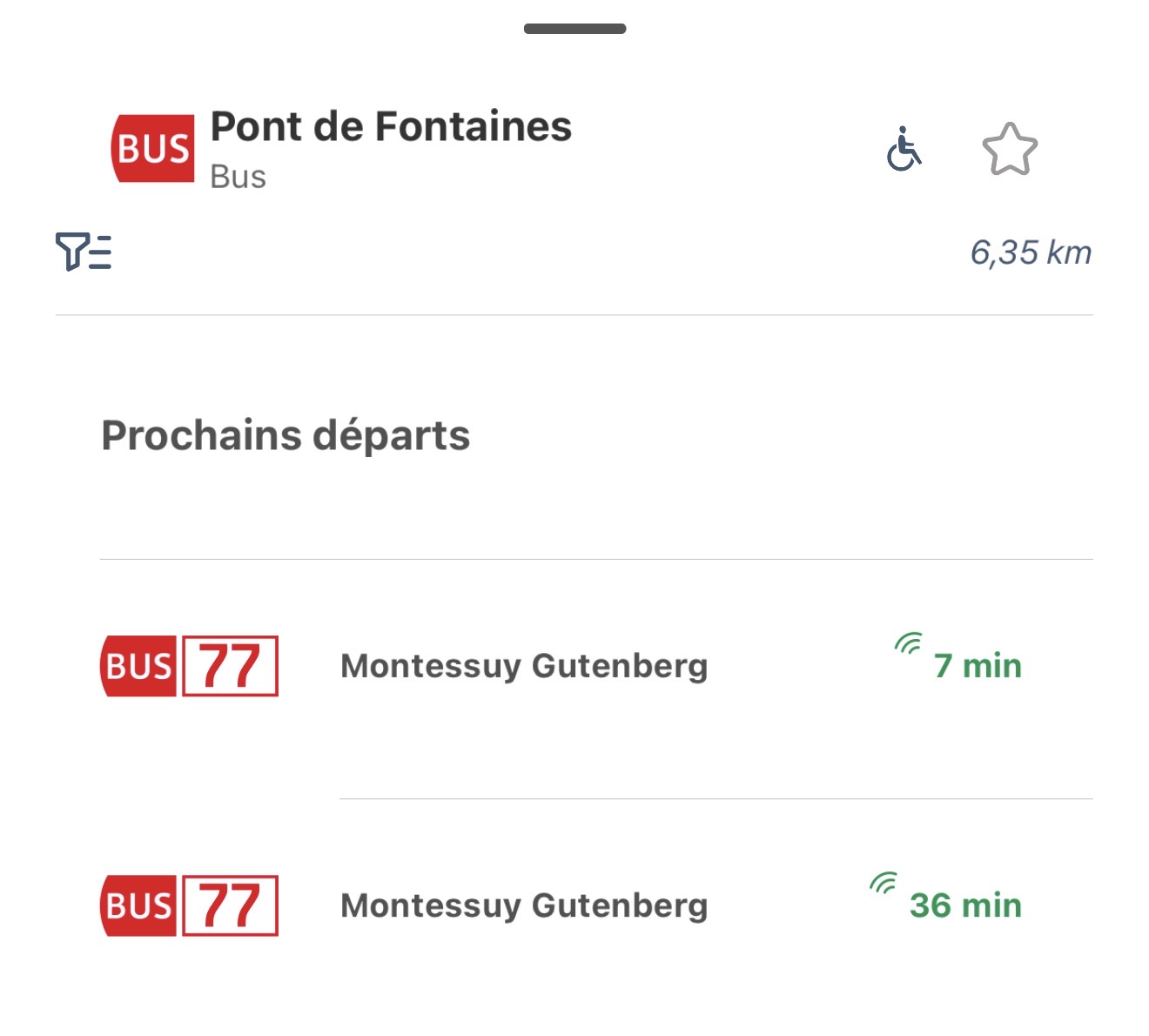 Screenshot of the TCL app showing departures with a green real-time indicator